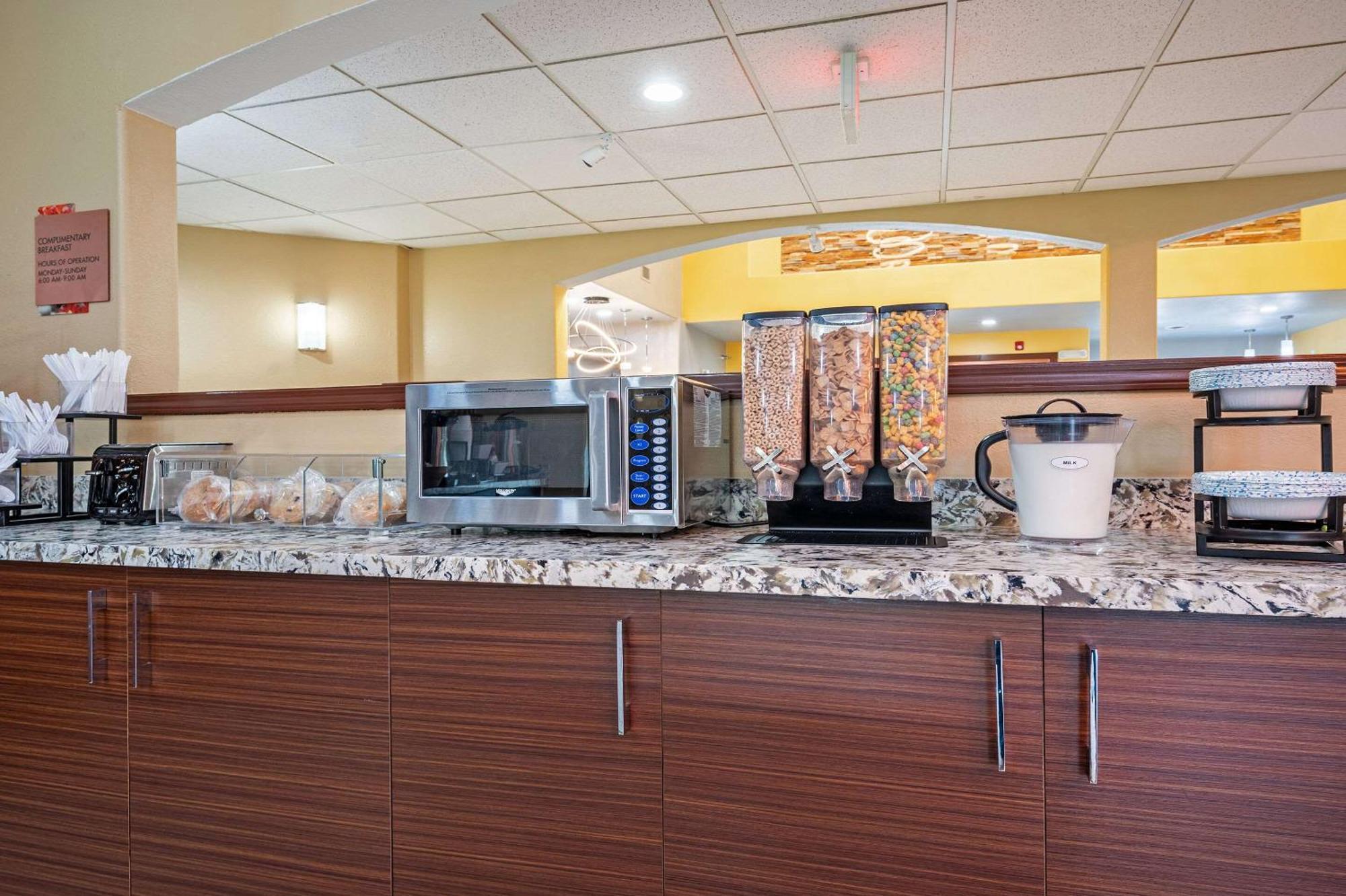 The Leo Collection Detroit, Ascend Hotel Collection Lincoln Park Esterno foto