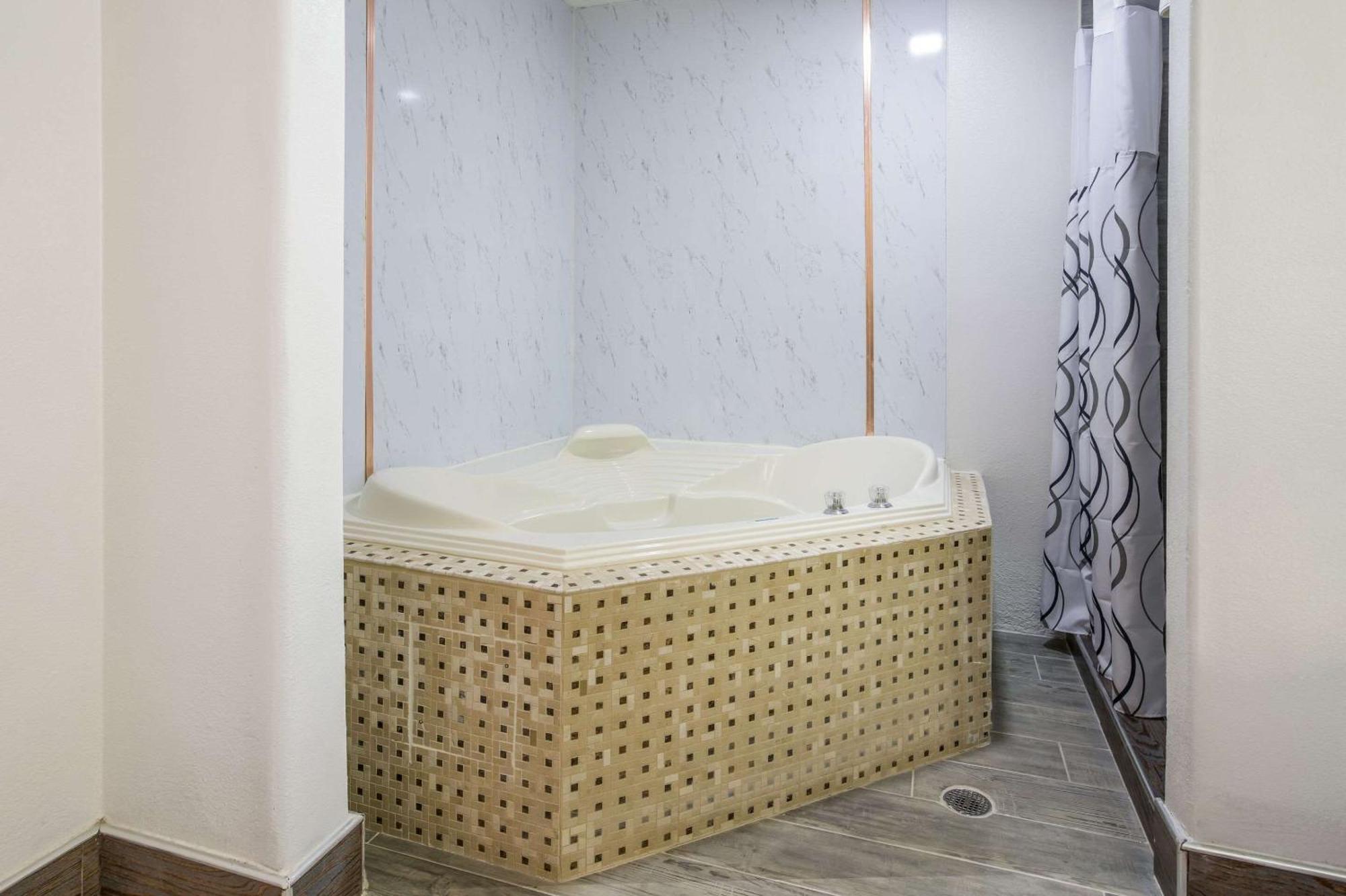 The Leo Collection Detroit, Ascend Hotel Collection Lincoln Park Esterno foto